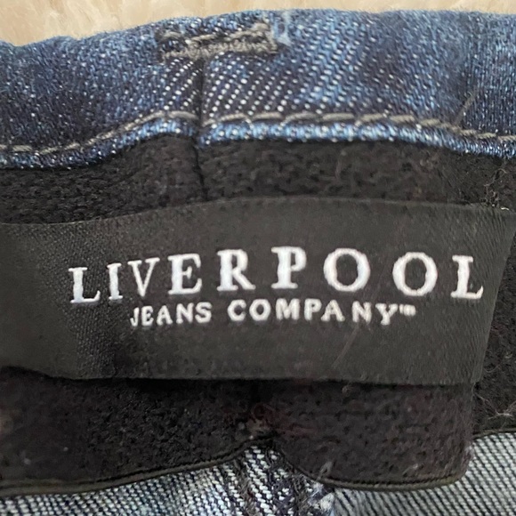 Liverpool maternity shorts - Picture 3 of 4